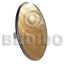 big accent haute hippie oval 43mmx22mm / adjustable metal ring  flat edges /  polished MOP shell - Rings