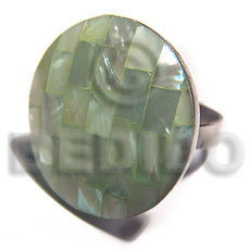 big accent haute hippie round 30mm / adjustable metal ring/  light green hammershell blocking - Rings