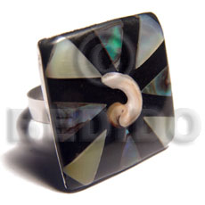 big accent haute hippie square 28mm / adjustable metal ring/  laminated paua, MOP and everlasting luhuanus combination in black resin - Rings