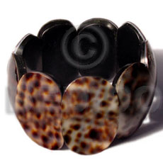 oval 35mmx20mm cowrie shell elastic bangle - Shell Bangles