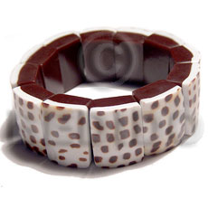 elastic 20mmx15mm rectangular 14 pcs. cowrie tiger shells   brown 6mm resin backing - Shell Bangles