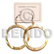Dangling brown lip hoop earings Shell Earrings