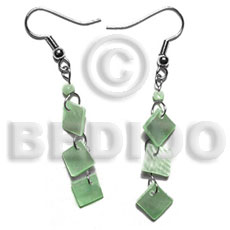 dangling  8mm pastel green hammershell triple diamond - Shell Earrings