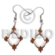 dangling white clam / glass beads combination - Shell Earrings