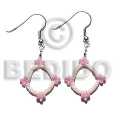 dangling white clam / glass beads combination - Shell Earrings