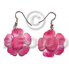 dangling 30mm in graduated  fuschia pink flower hammershell  grooved nectar - Shell Earrings