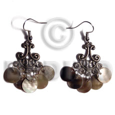 dangling 10mm round blacklip in  oxidized metal - Shell Earrings