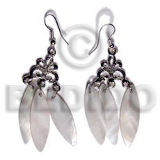 dangling 30mmx10mm kabibe shells in silver metal - Shell Earrings