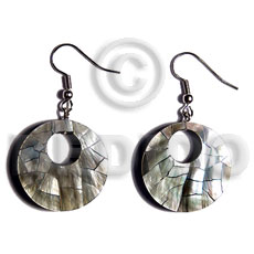 Dangling 35mm round blacklip cracking Shell Earrings