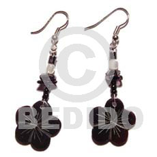 Dangling 15mm scallop blacktab Shell Earrings