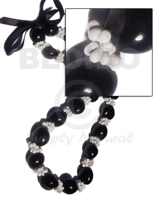 22 pcs. black kukui nuts Shell Necklace