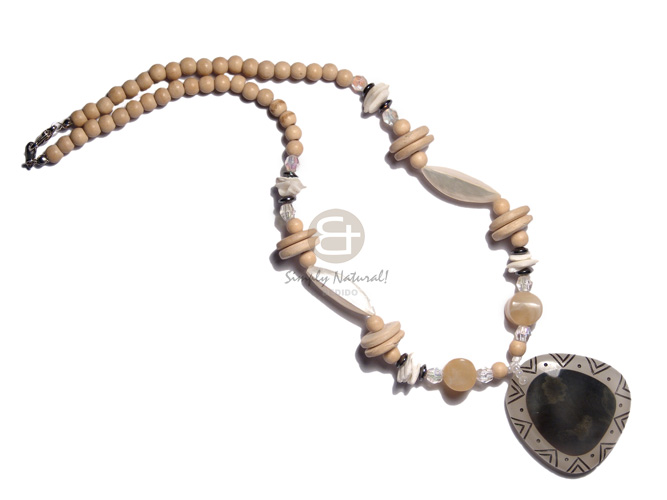 4 layers white glass beads  dangling troca shells in 110mmx15mm yogo  heart 45mmx40mm / 16in - Shell Necklace