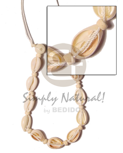 hand made Sigay macramie single row Shell Necklace