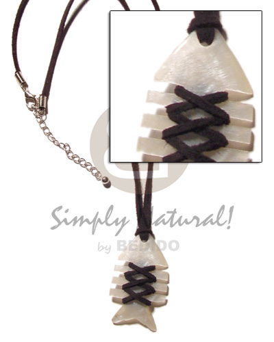 hand made Fishbone hammershell black leather Shell Necklace
