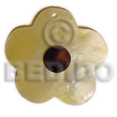 hand made Scallop mop flower cowrie Shell Pendant