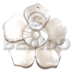 45mm hammershell flower  groove nectar - Shell Pendant