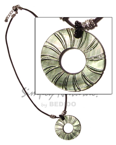 hand made 40mm donut blacklip groove Unisex Necklace