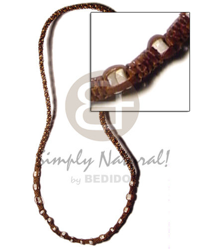 Agsam Necklace White Clam
