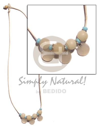 hand made 3 pc. 10mm round hammershell Womens Necklace