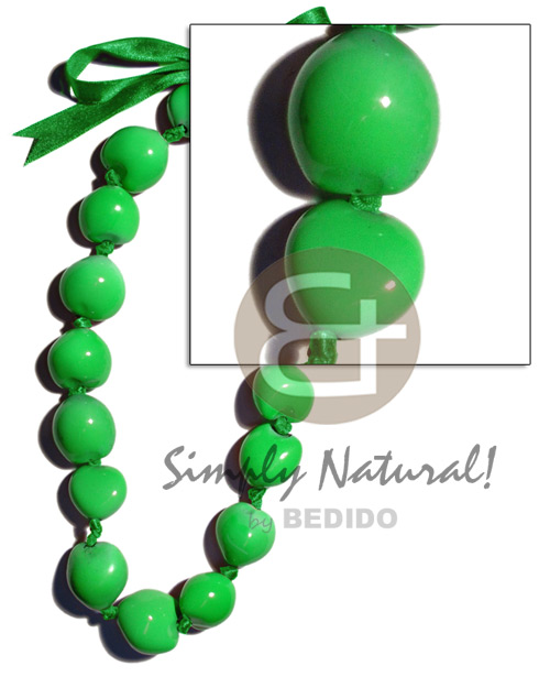 kukui nuts   / in graduated painting color neon green ( 16 pcs. ) / adjustable ribbon - Womens Necklace