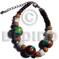 4-5mm coco Pokalet. nat. brown  handpainted 15mm robles round wood beads & white rose shell accent / green flower - Wood Bracelets