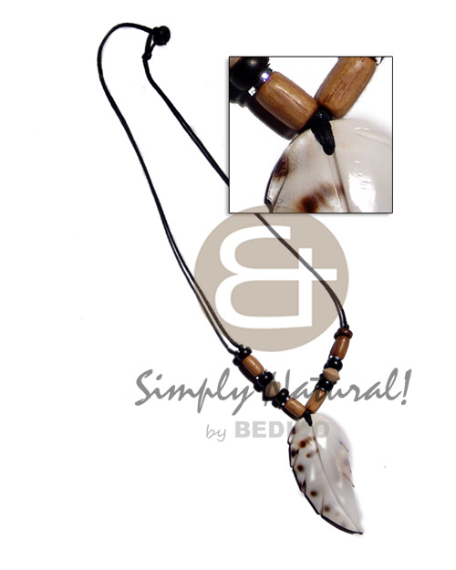 hand made 50mmx20mm leaf cowrie tiger shell Wood Necklace